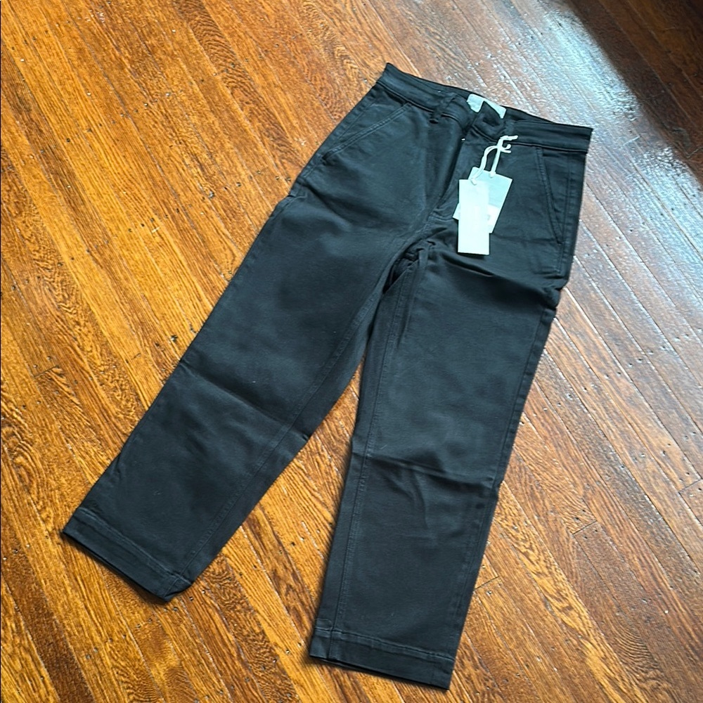 Everlane Straight Leg Cropped pants in black size 2